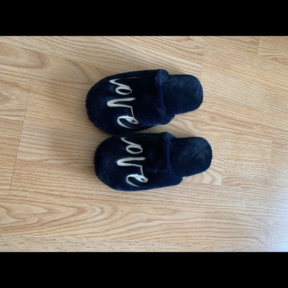 Like new Victoria secret slippers!